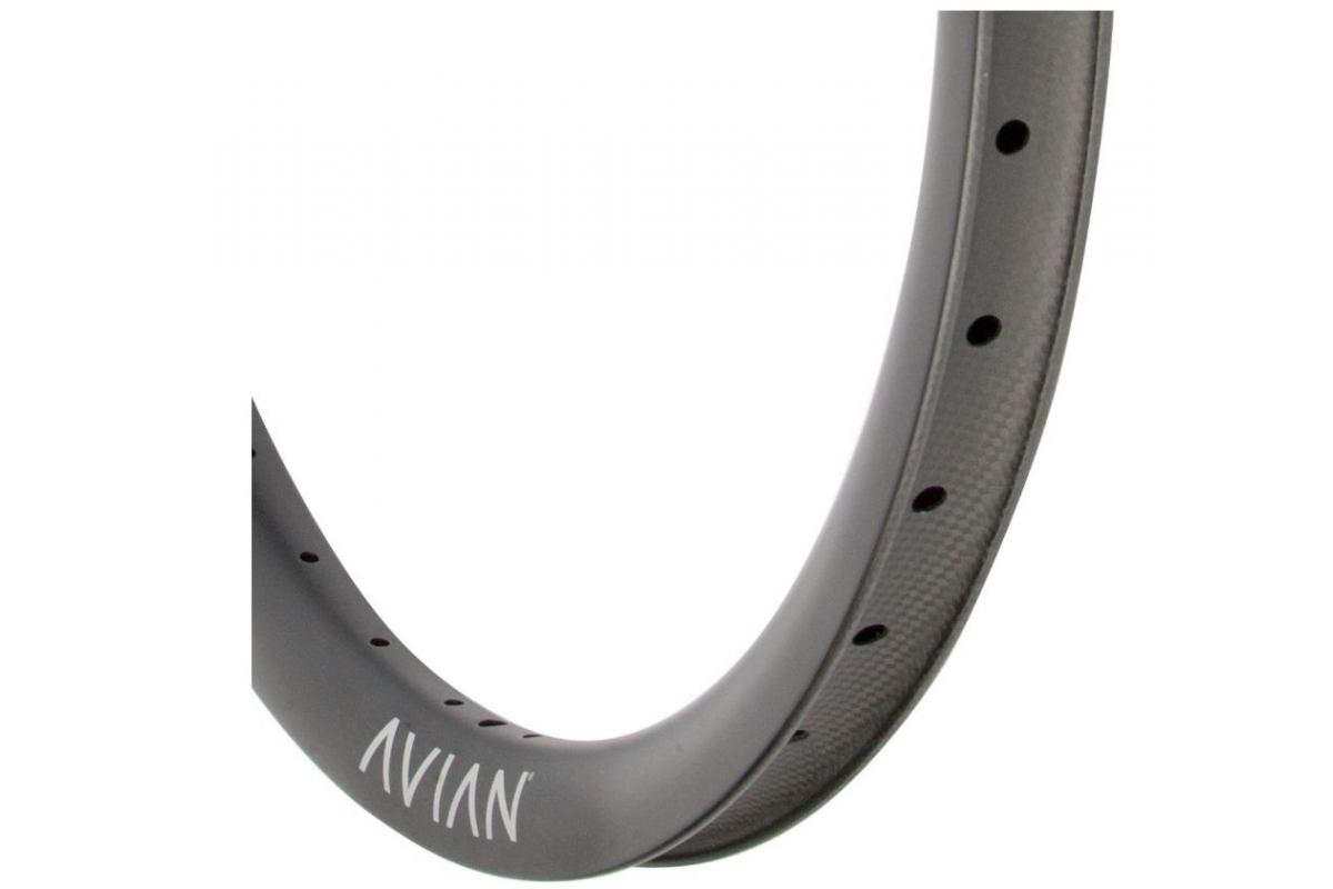 Jante Venatic 20"x1-3/8" 28H Noir Avian