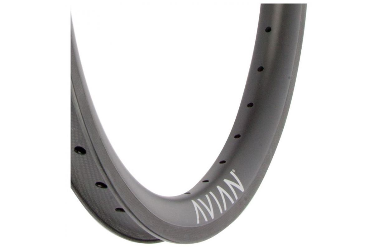 Jante Venatic 20"x1-3/8" 28H Noir AVIAN