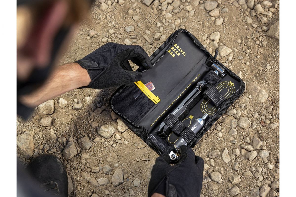 Kit équipement complet TOPEAK gravel gear bag repair kit
