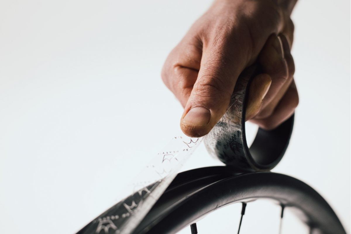 Fond de Jante Adhésif Tubeless PEATY'S Rim Job 21 mm x 9 m