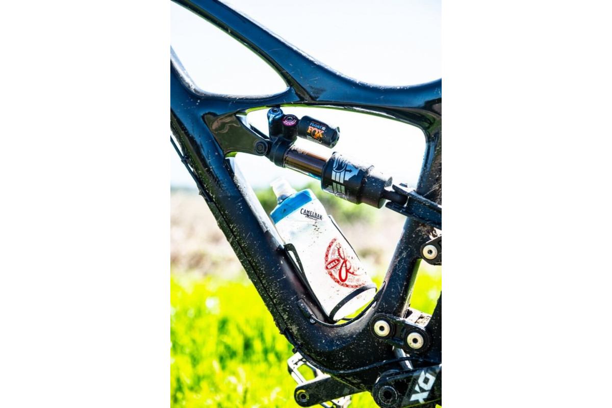 Porte-Bidon BLACKBURN Carbon CLUTCH Main Gauche