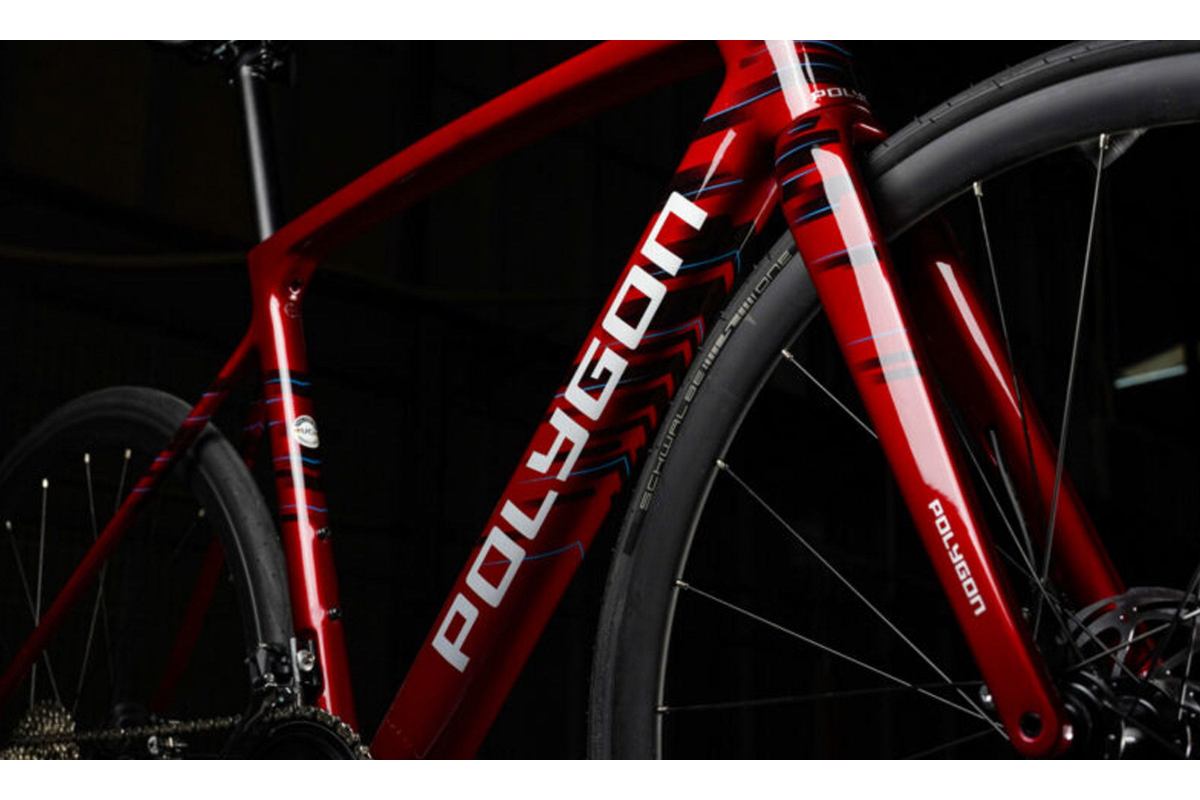 Polygon Strattos S7D : Vélo de Route Carbone & Shimano 105 12V