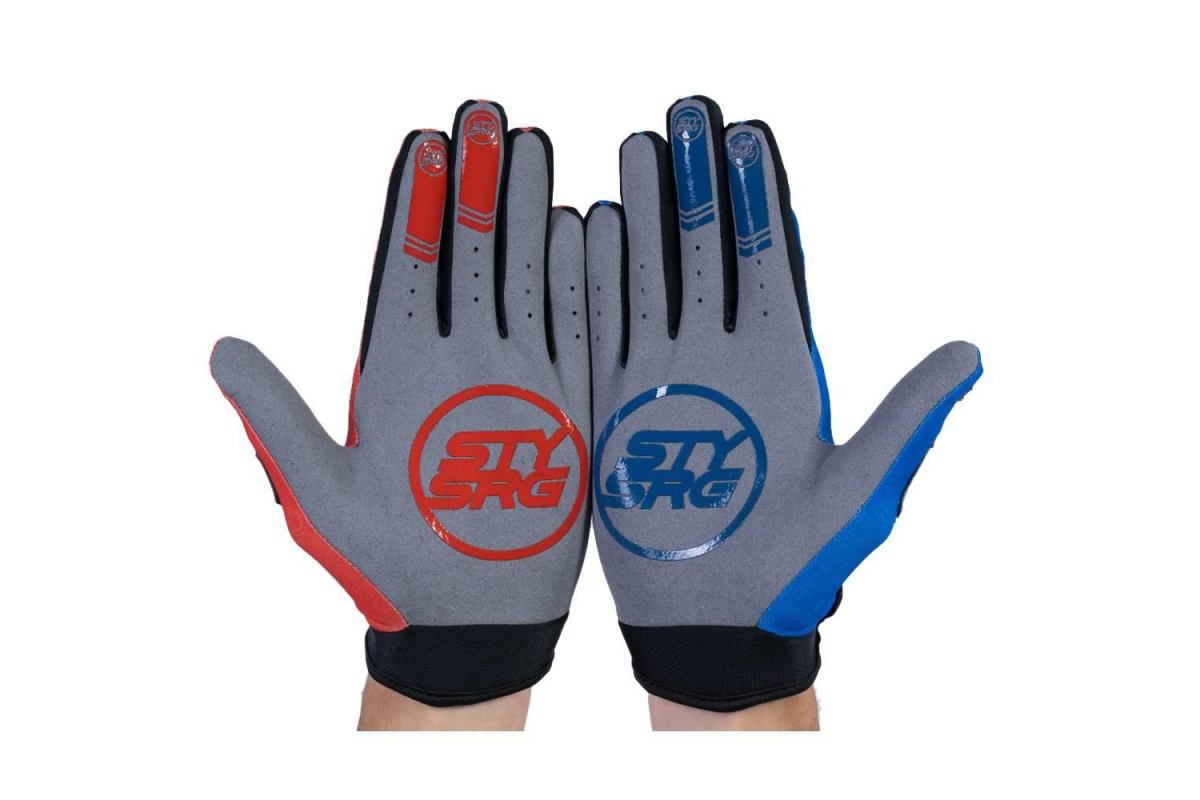 1_gants-stay-strong-opposite-red-blue