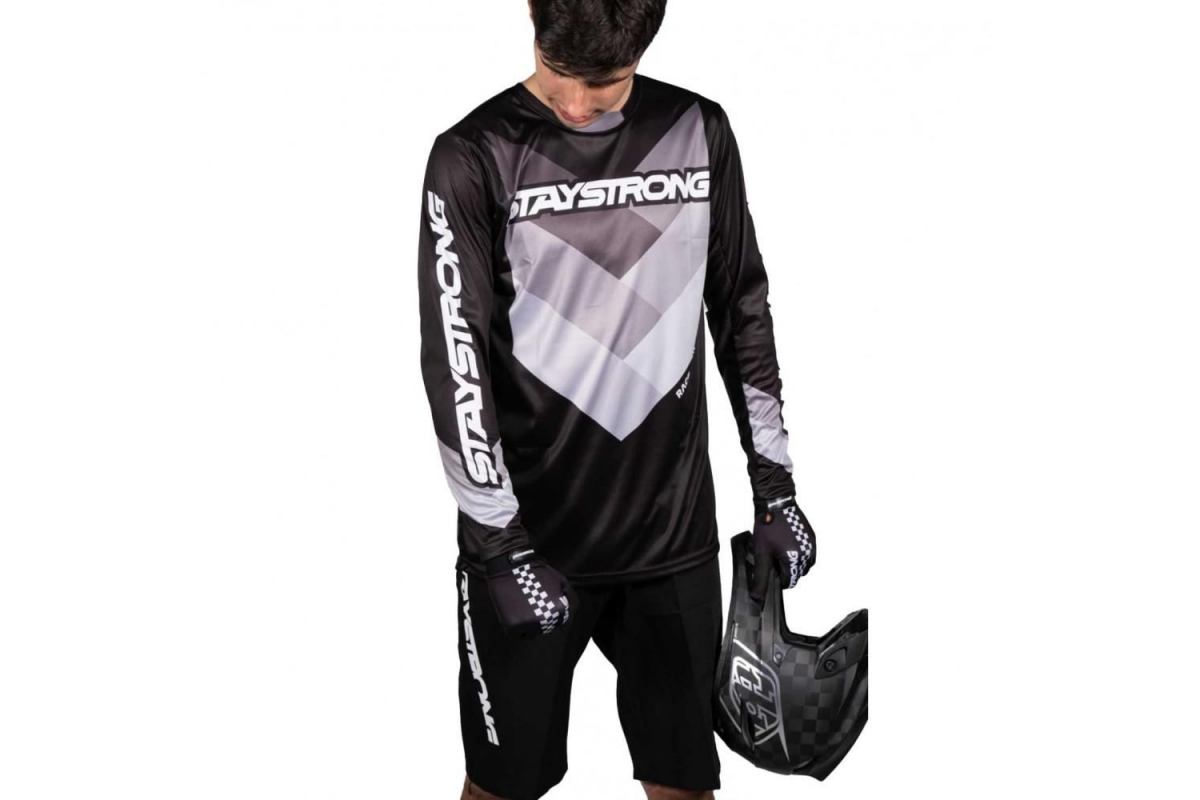 0_maillot-staystrong-chevron-black