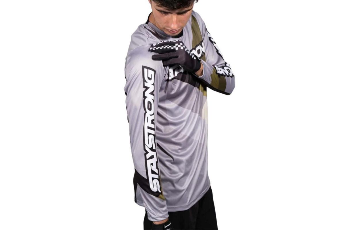 3_maillot-staystrong-chevron-gris-camo