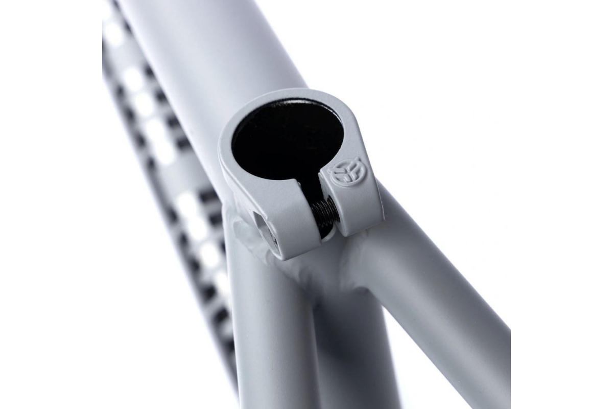 12_cadre-federal-bruno-ics2-matt-grey