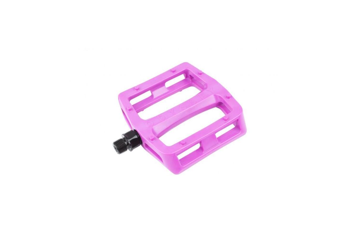 8_pedales-odyssey-grandstand-v2-pc