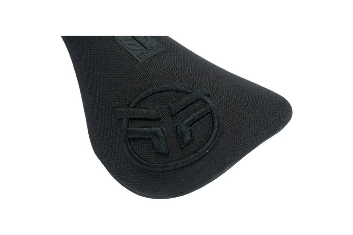 1_selle-federal-slim-pivotal-logo-black-raised-stitching-black
