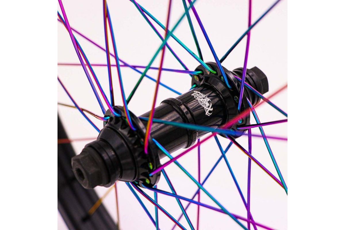 1_roue-avant-total-techfire-blackrainbow