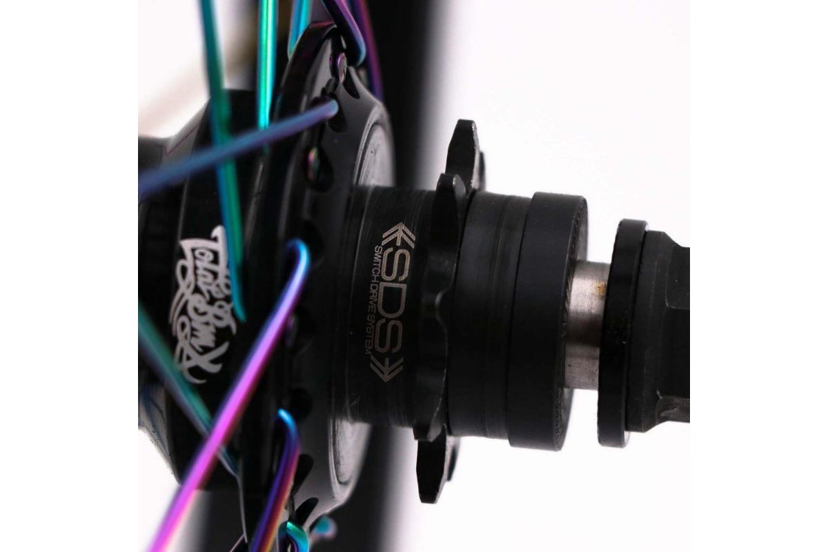 3_roue-arriere-total-techfire-rainbowblack