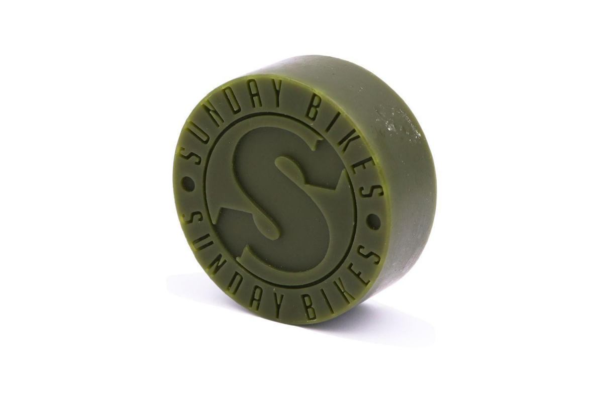 0_wax-sunday-puck-gring-army-green