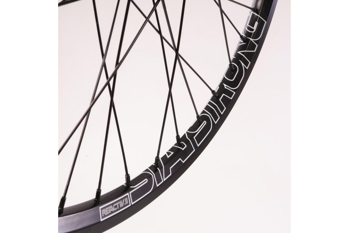 3_paire-de-roues-stay-strong-disc-reactiv-race-v2-20x150-black