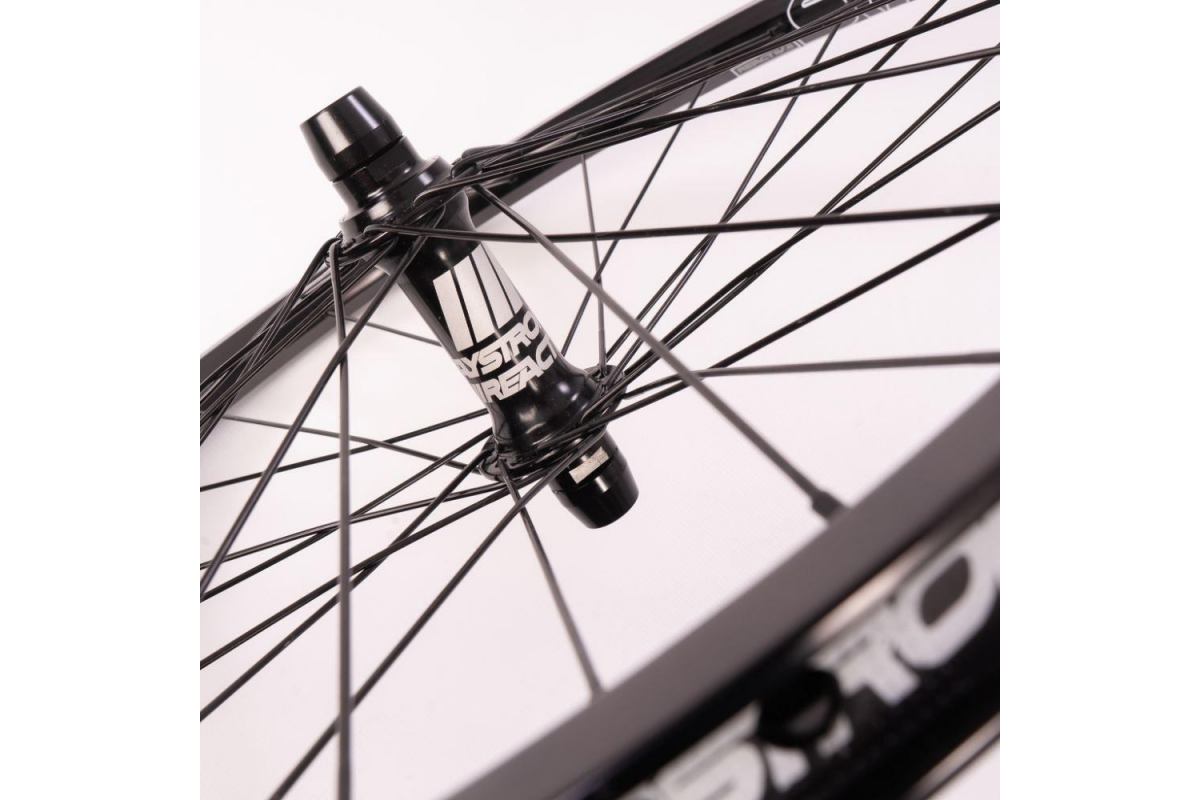 9_paire-de-roues-stay-strong-disc-reactiv-race-v2-20x150-black