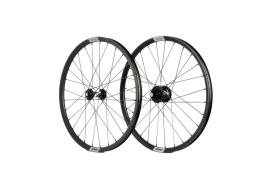 0_roues-20-451-pride-control-v1-black-10mm-helium-m21-disque