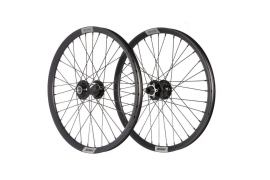 0_roues-24-507-pride-control-v2-2010mm-black-helium-m24