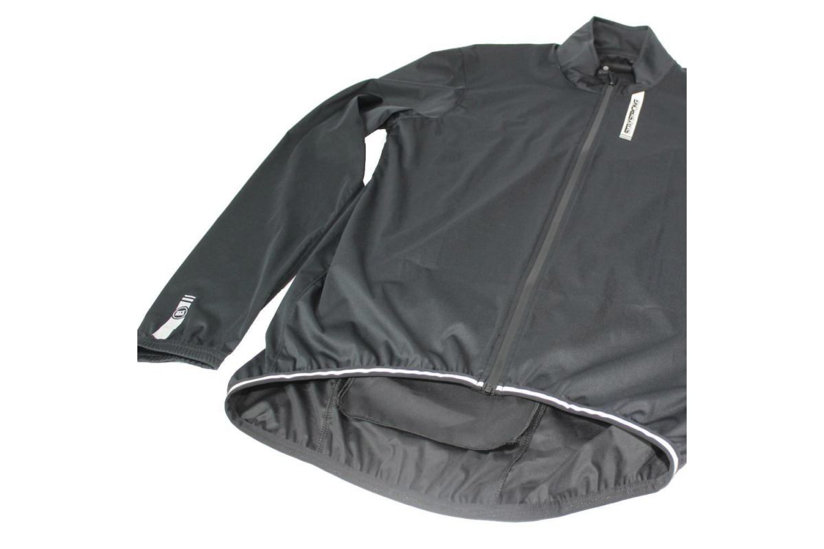 0_veste-stay-strong-warm-up-training-black