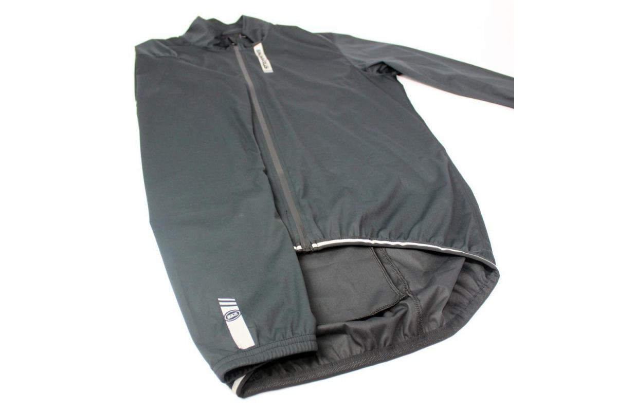 3_veste-stay-strong-warm-up-training-black