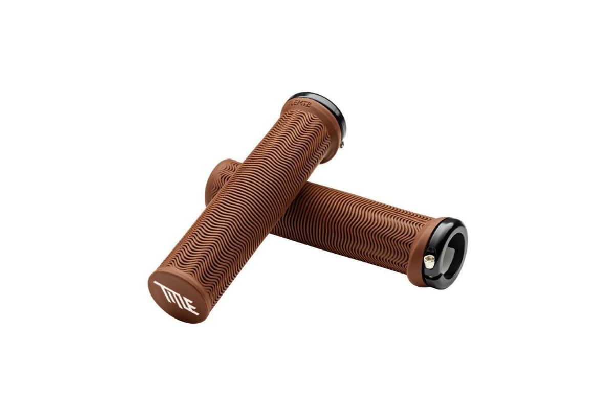 4_poignees-title-lo1