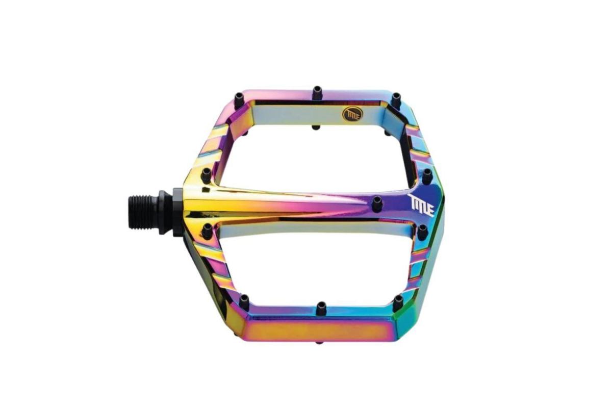 2_pedales-title-connect-oil-slick