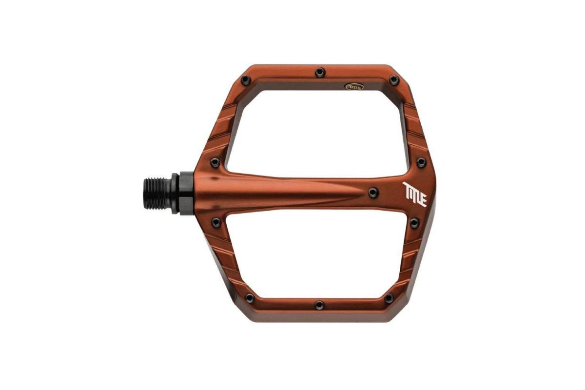 3_pedales-title-connect-black