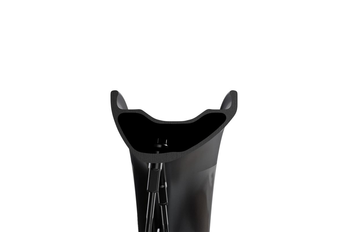 5_WH-M8200-shic219-primary_1