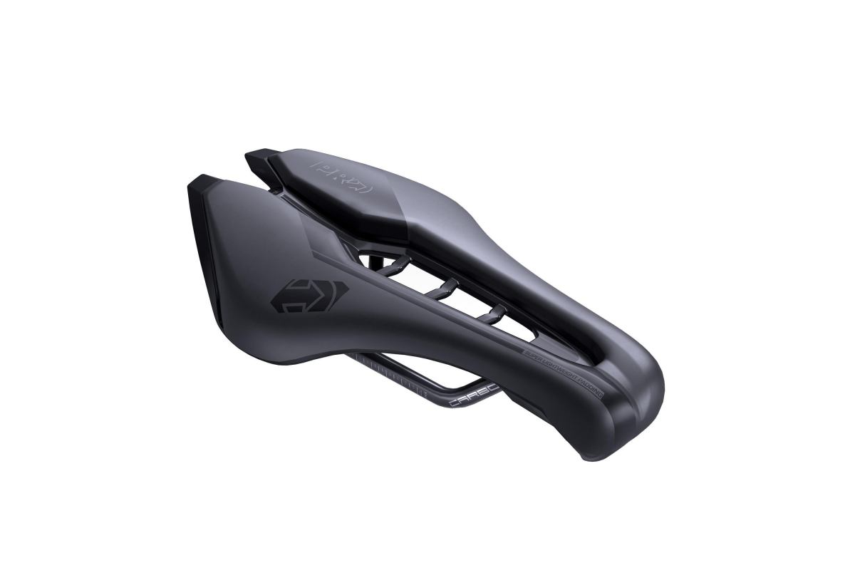 0_PRSA0377_Aero_Carbon_Saddle_01