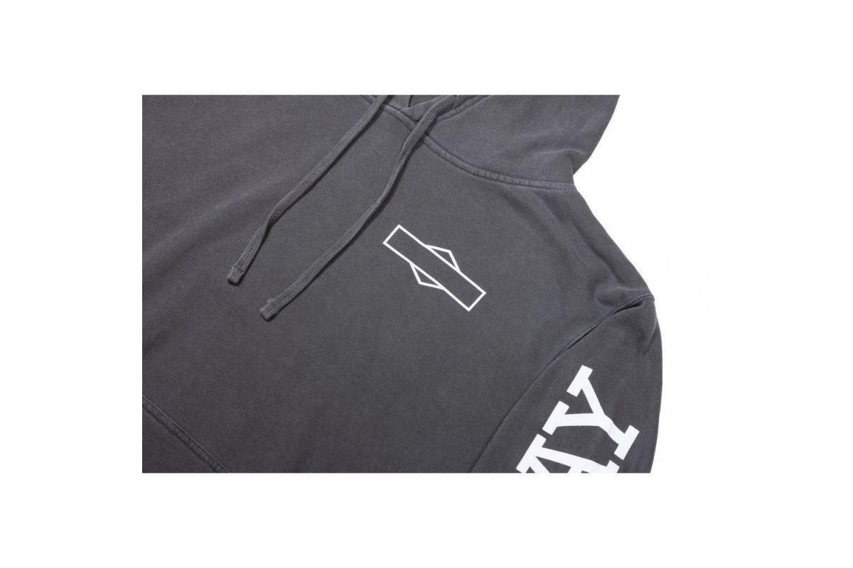 1_sweat-sunday-rockwell-mineral-black