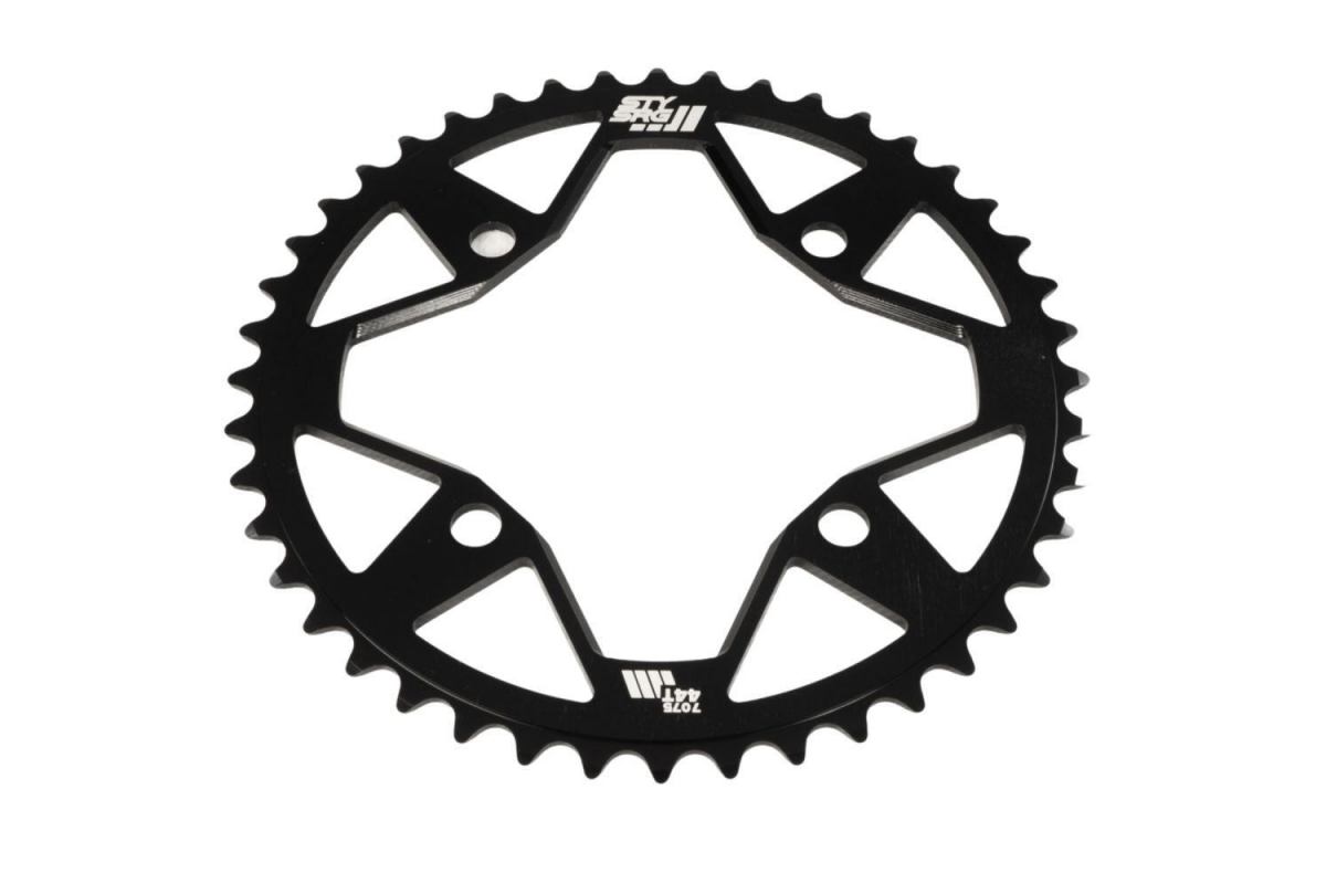 0_couronne-stay-strong-motion-4-vis-black