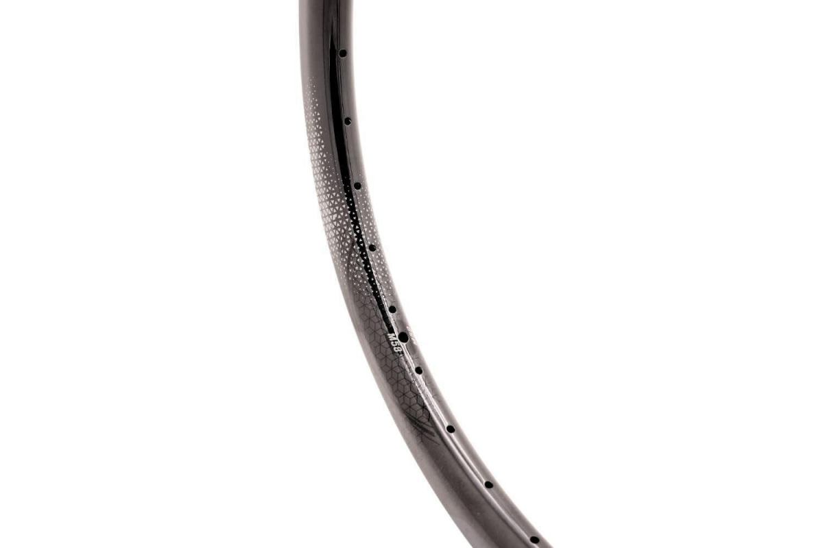 2_jante-24-507-sd-m58-v2-disque-shiny-black