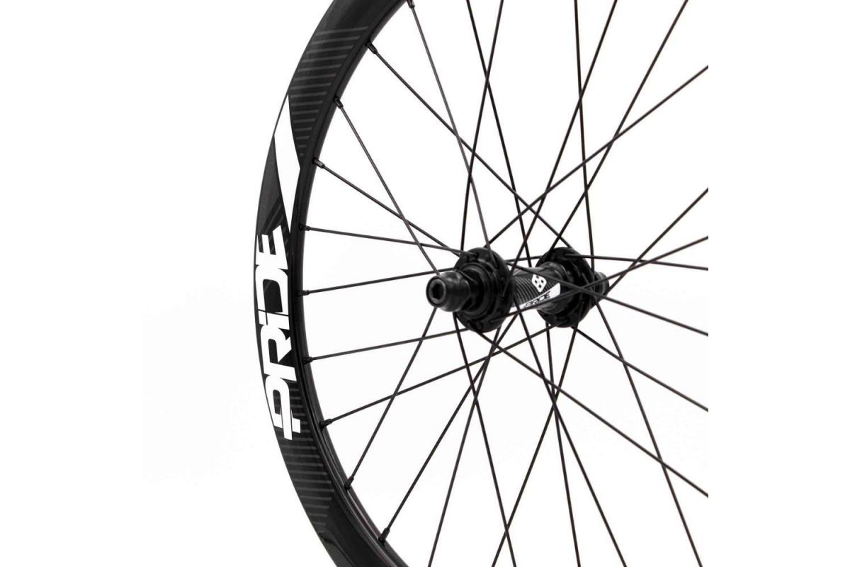 3_paire-de-roues-pride-gravity-exp-aero-ud-gloss-moyeux-black