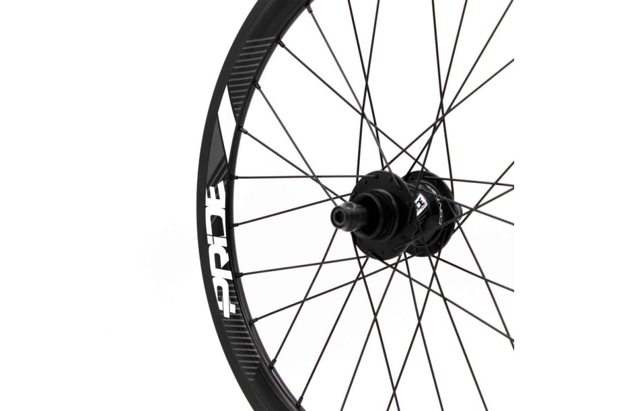 4_paire-de-roues-pride-gravity-exp-aero-ud-gloss-moyeux-black