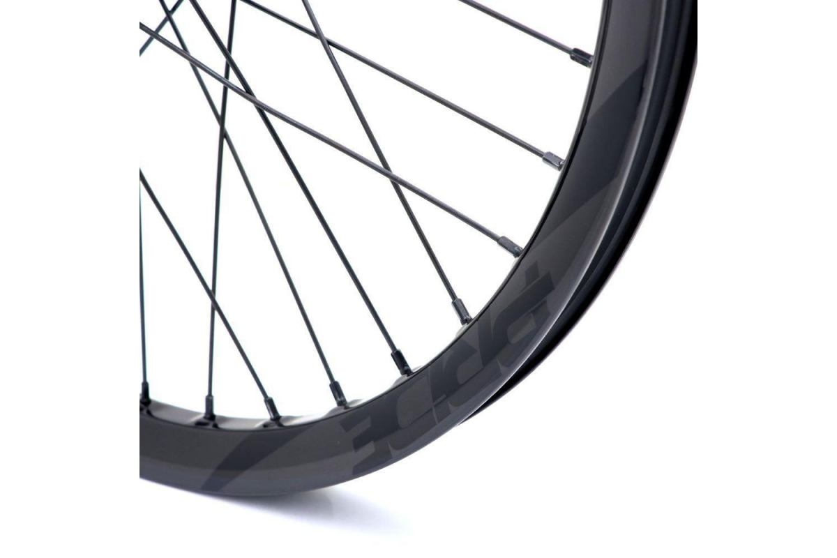 2_roues-pride-wave-ud-gloss-black-pride-control-36h-blue