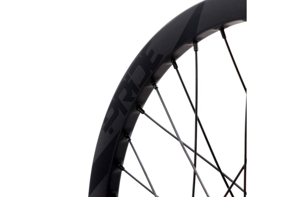 1_roues-pride-wave-ud-matt-black-pride-control-36h-red