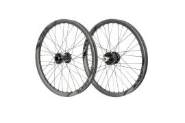 0_roues-20-406-onyx-ultra-ss-disc-15mm-pride-wave-black-matt