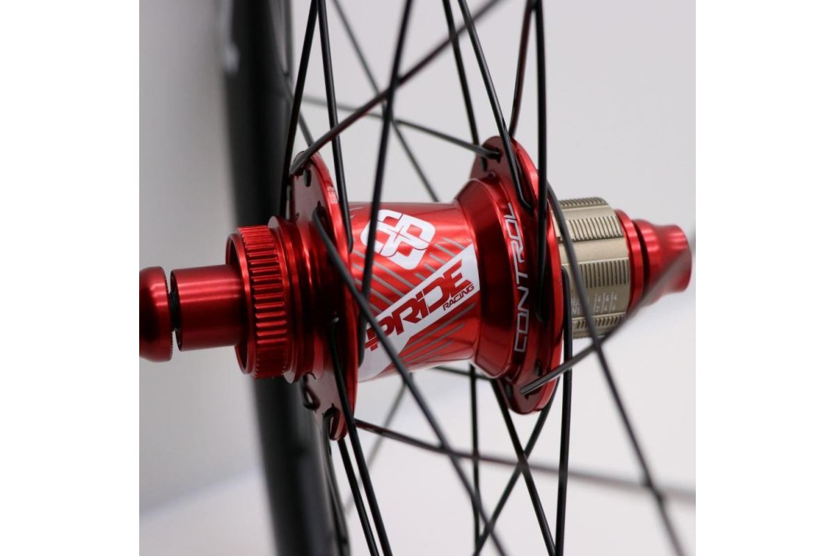 2_roues-20451-pride-gravity-matt-disquepride-control-v1-red