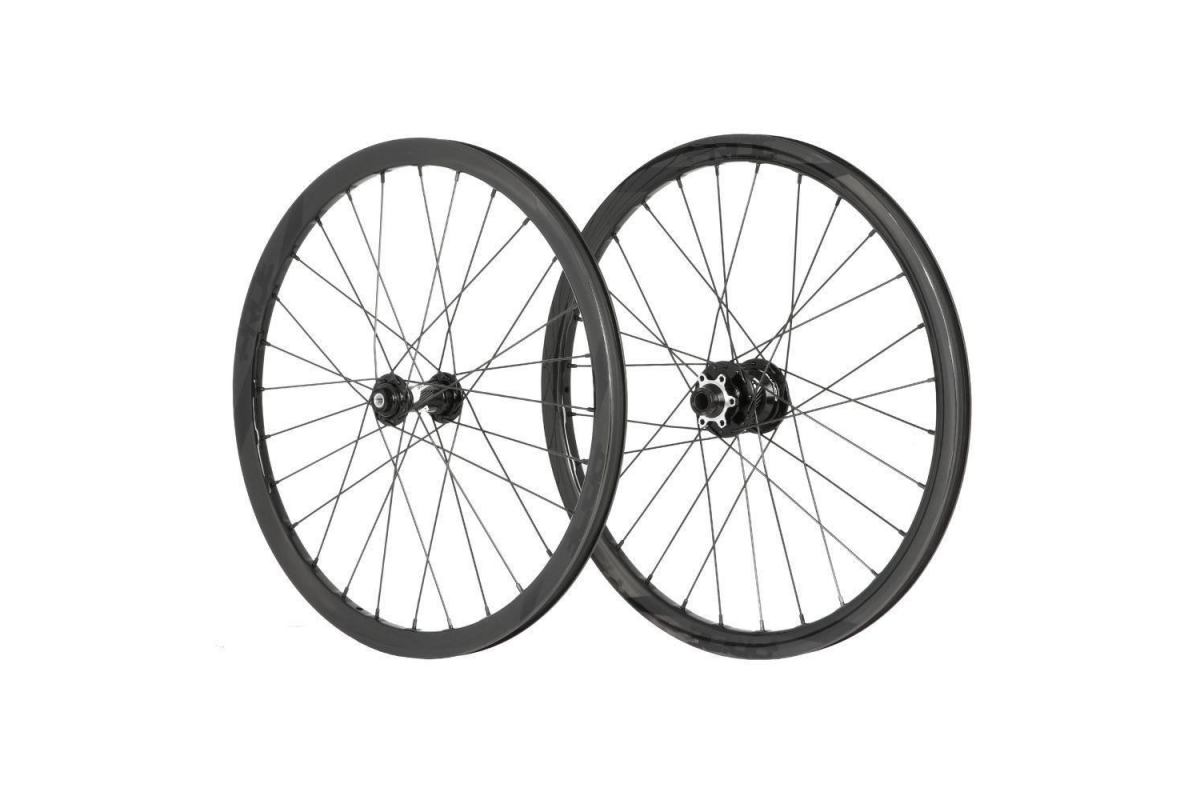 0_roues-20-451-pride-wave-gloss-white-control-v2-10-15mm-black