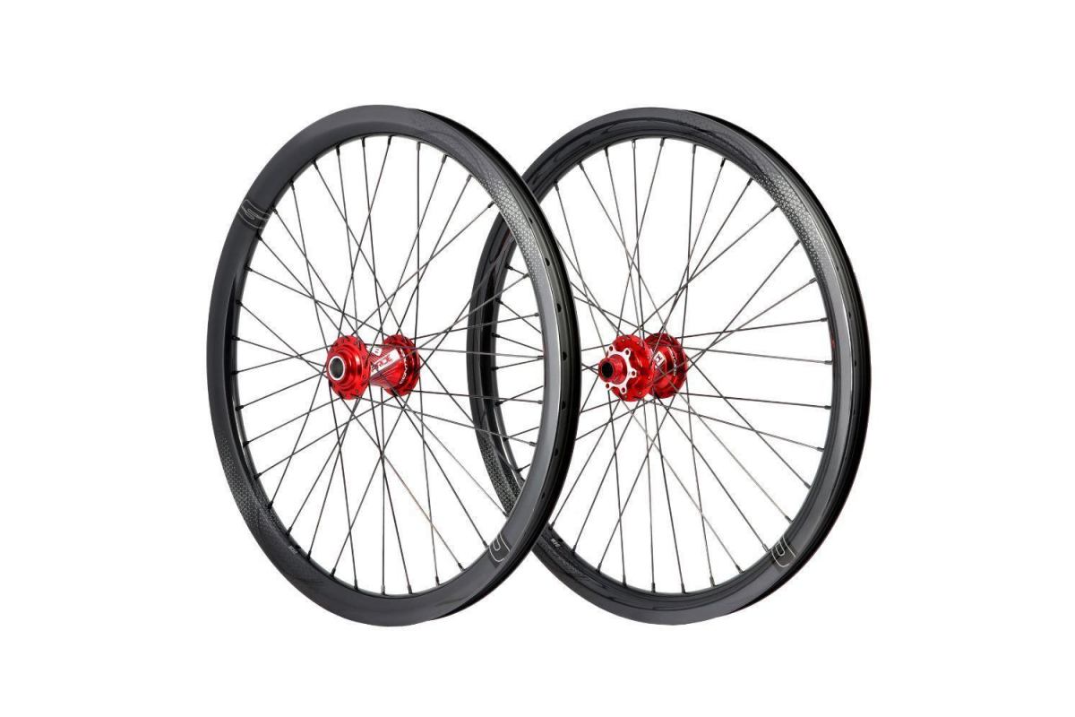 0_roues-24-507-sd-m58-shiny-pride-control-v2-2015mm-red