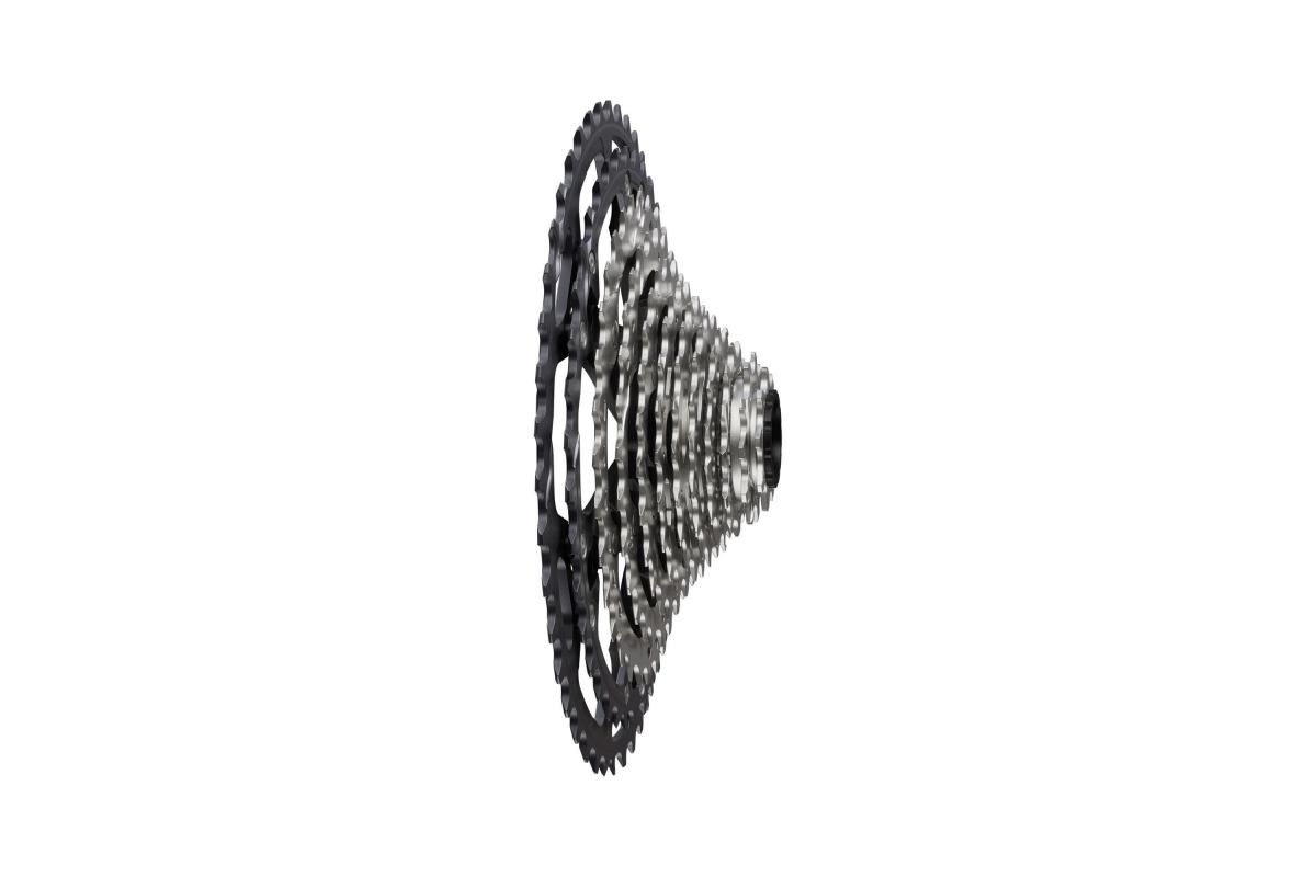 2_CS-M8200-12-9-45T-primary_3