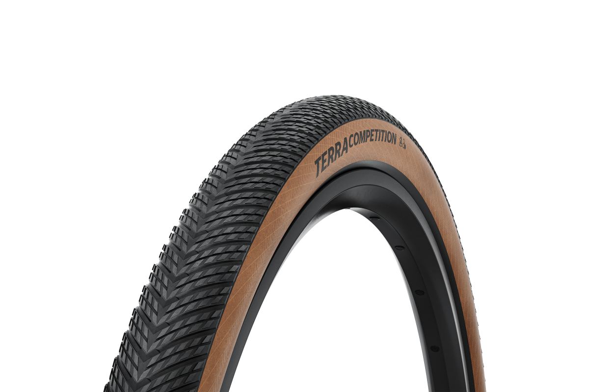 0_CO_Terra-Competition_Trail_Black_Trans_01